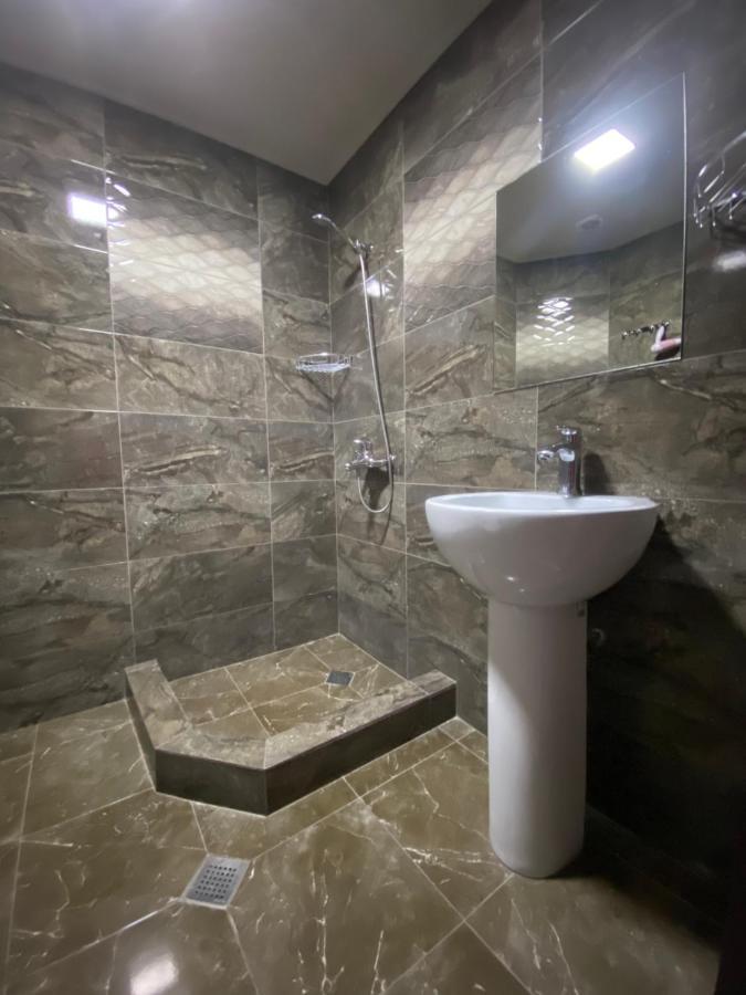 ホテル Borjomi Central エクステリア 写真